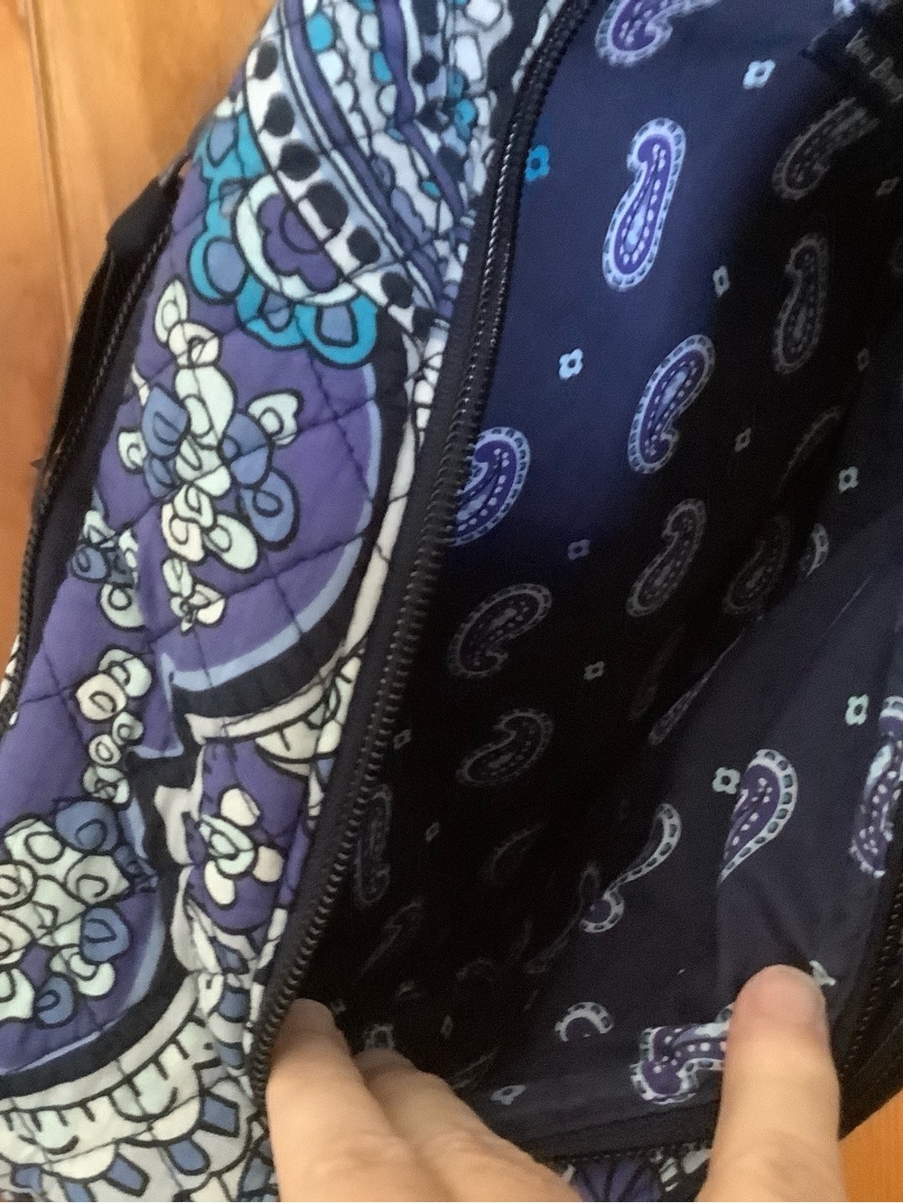 Vera Bradley sling bag - Picture 4 of 5